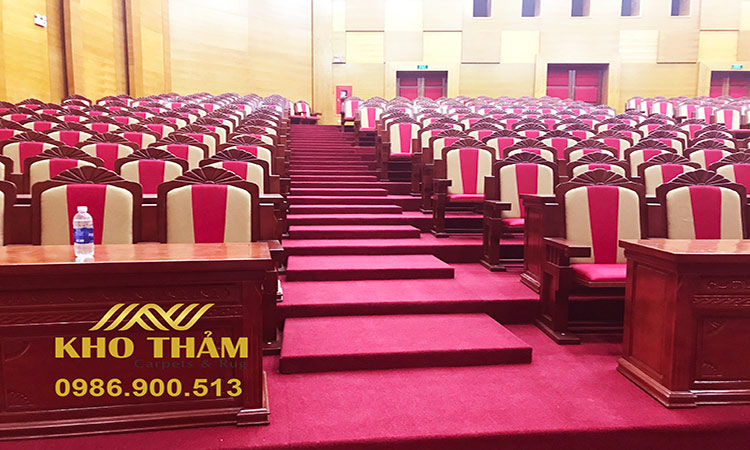 Thảm đỏ trải hội trường đẹp