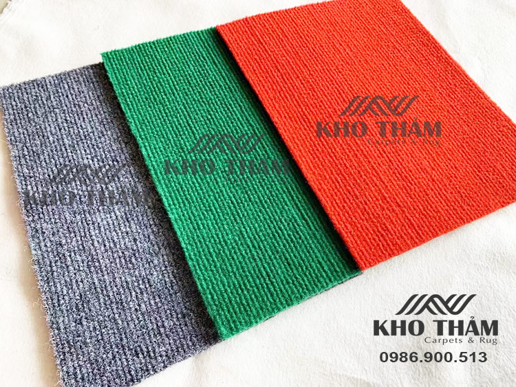 Thảm nỉ trải sự kiện màu xanh đỏ ghi