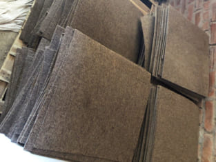 Thảm Cũ Đế Cao Su Dạng Tấm Ghép