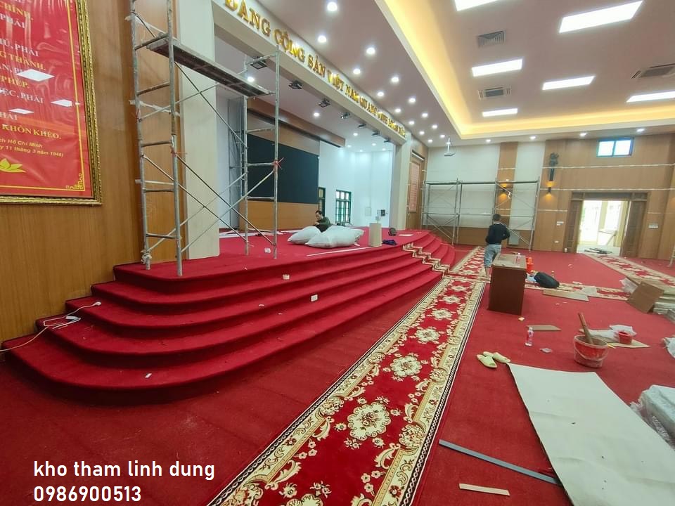 Thảm hội trường màu đỏ