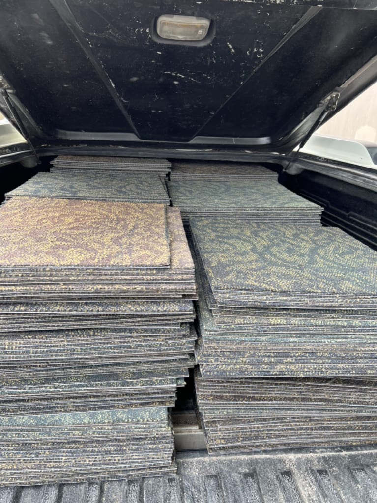 Thảm trải sàn đế cao su loại thanh lý đã qua sử dụng 