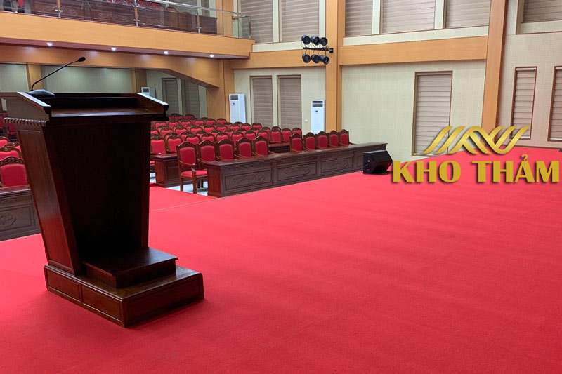 Thảm hội trường m&agrave;u đỏ