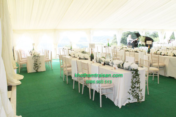 Thảm trải tiệc màu xanh