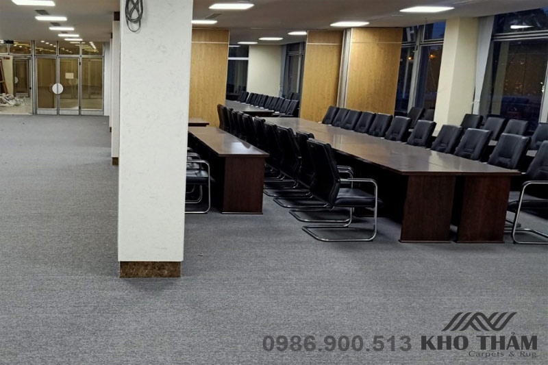 Thảm văn ph&ograve;ng một m&agrave;u ghi x&aacute;m